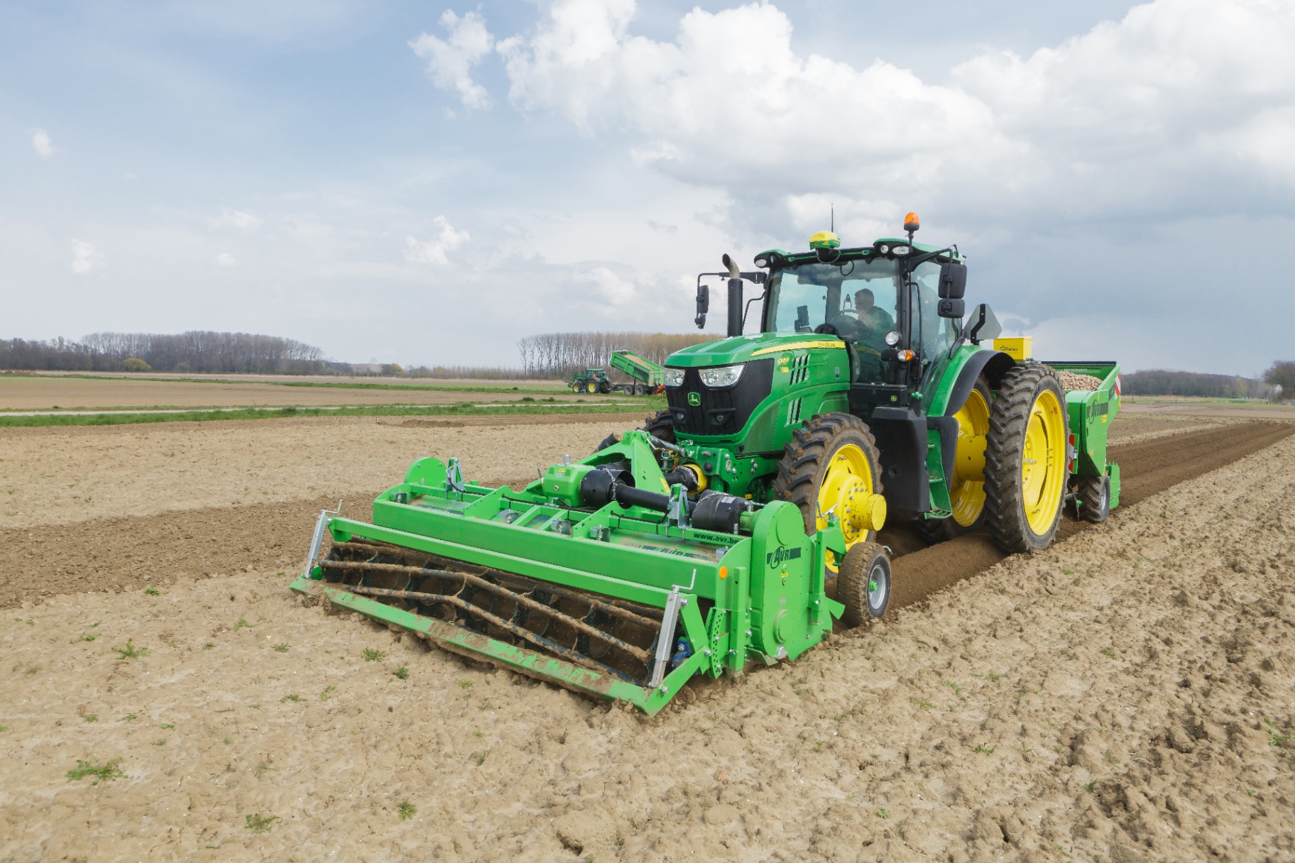 AVR MultiForce — pregătirea patului de plantare